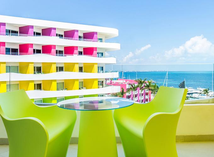 Couple’s Clothing-Optional Deluxe Ocean-View Tower Room Temptation Cancun Resort Cancún Couple’s Clothing-Optional Deluxe Ocean-View Tower Room Temptation Cancun Resort Cancún