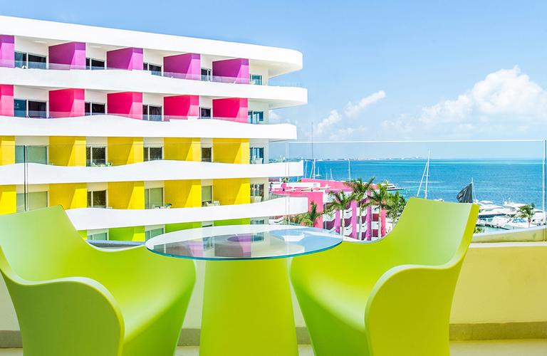 Couple’s Clothing-Optional Deluxe Ocean-View Tower Room Temptation Cancun Resort Cancún Couple’s Clothing-Optional Deluxe Ocean-View Tower Room Temptation Cancun Resort Cancún