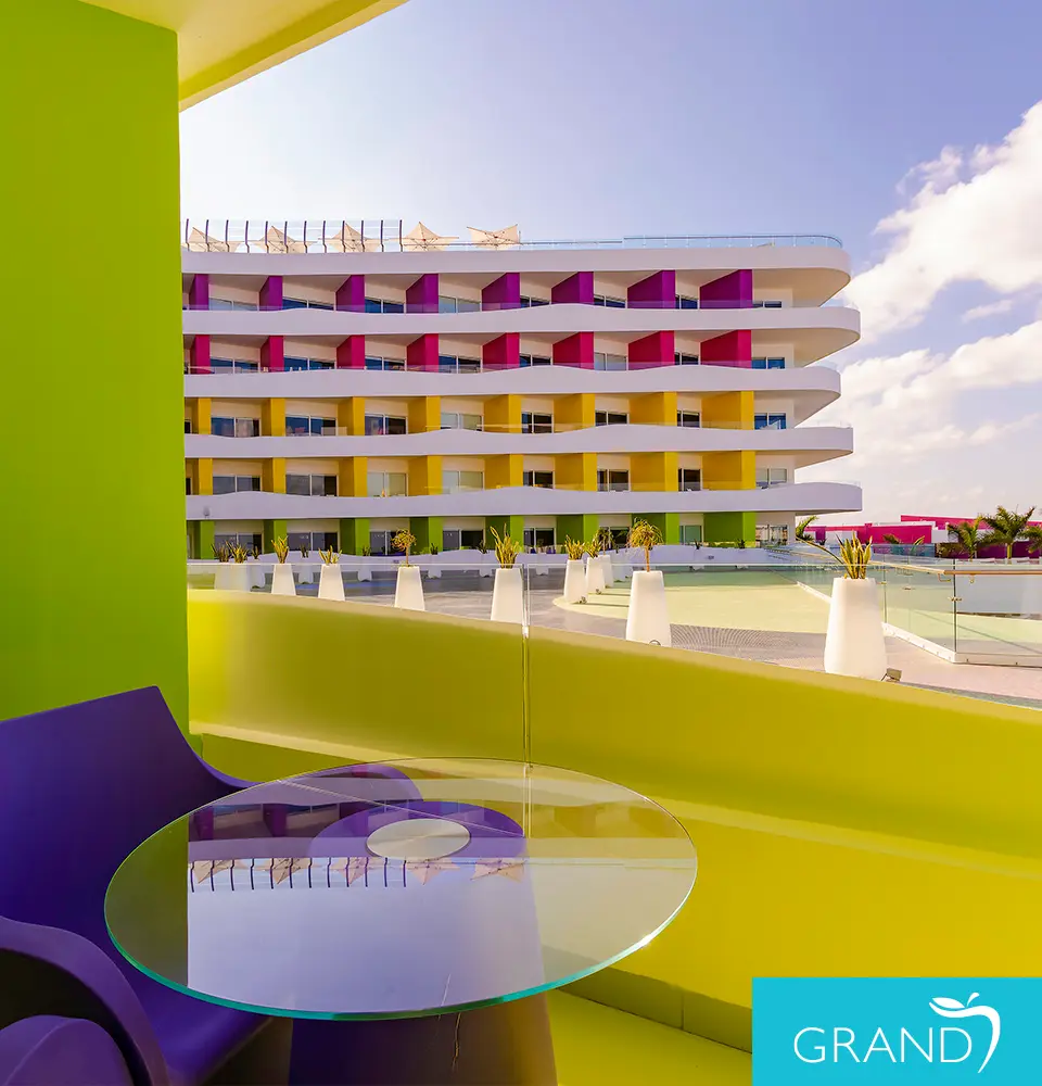 Couple’s Clothing-Optional Deluxe Ocean-View Tower Room Temptation Cancun Resort Cancún Couple’s Clothing-Optional Deluxe Ocean-View Tower Room Temptation Cancun Resort Cancún