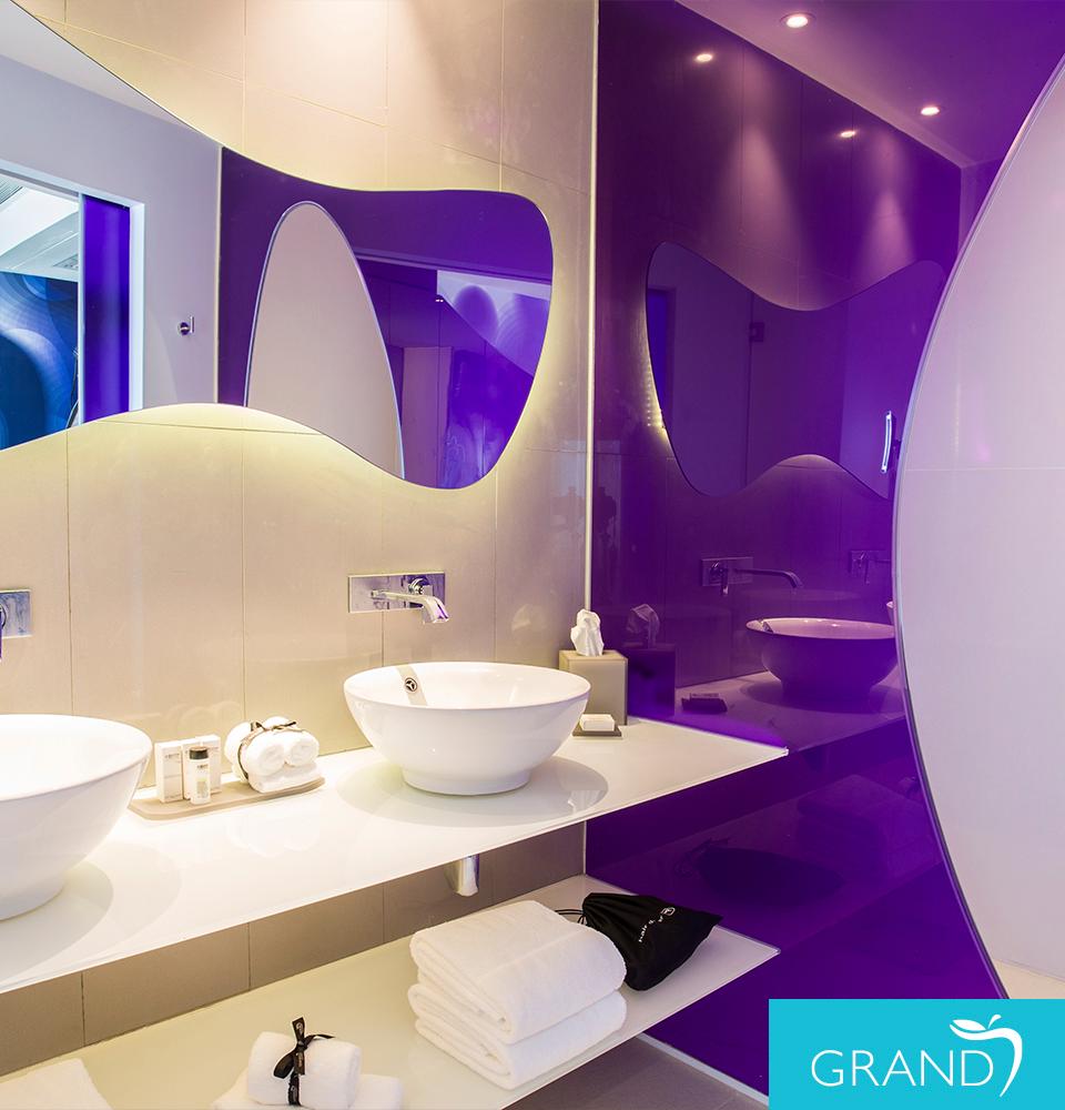 Couple’s Clothing-Optional Deluxe Ocean-View Tower Room Temptation Cancun Resort Cancún Couple’s Clothing-Optional Deluxe Ocean-View Tower Room Temptation Cancun Resort Cancún