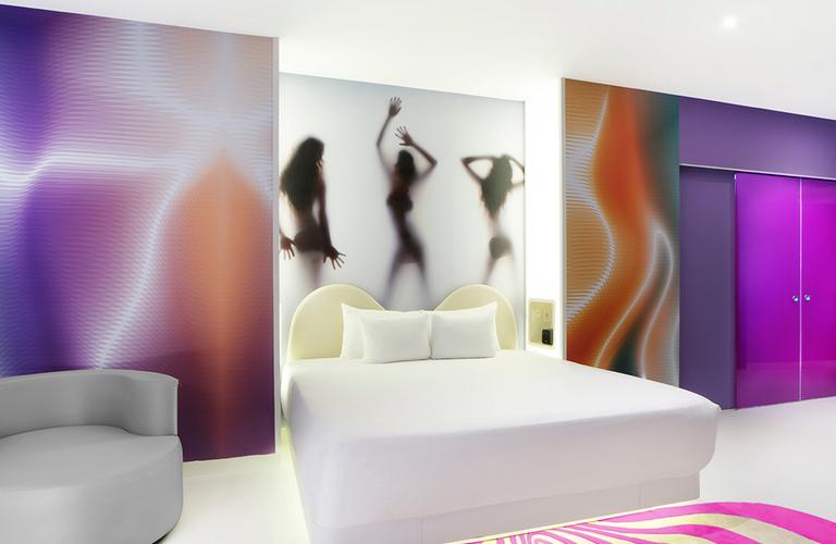 Couple’s Clothing-Optional Deluxe Ocean-View Tower Room Temptation Cancun Resort Cancún Couple’s Clothing-Optional Deluxe Ocean-View Tower Room Temptation Cancun Resort Cancún