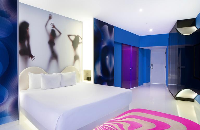 Couple’s Clothing-Optional Deluxe Ocean-View Tower Room Temptation Cancun Resort Cancún Couple’s Clothing-Optional Deluxe Ocean-View Tower Room Temptation Cancun Resort Cancún