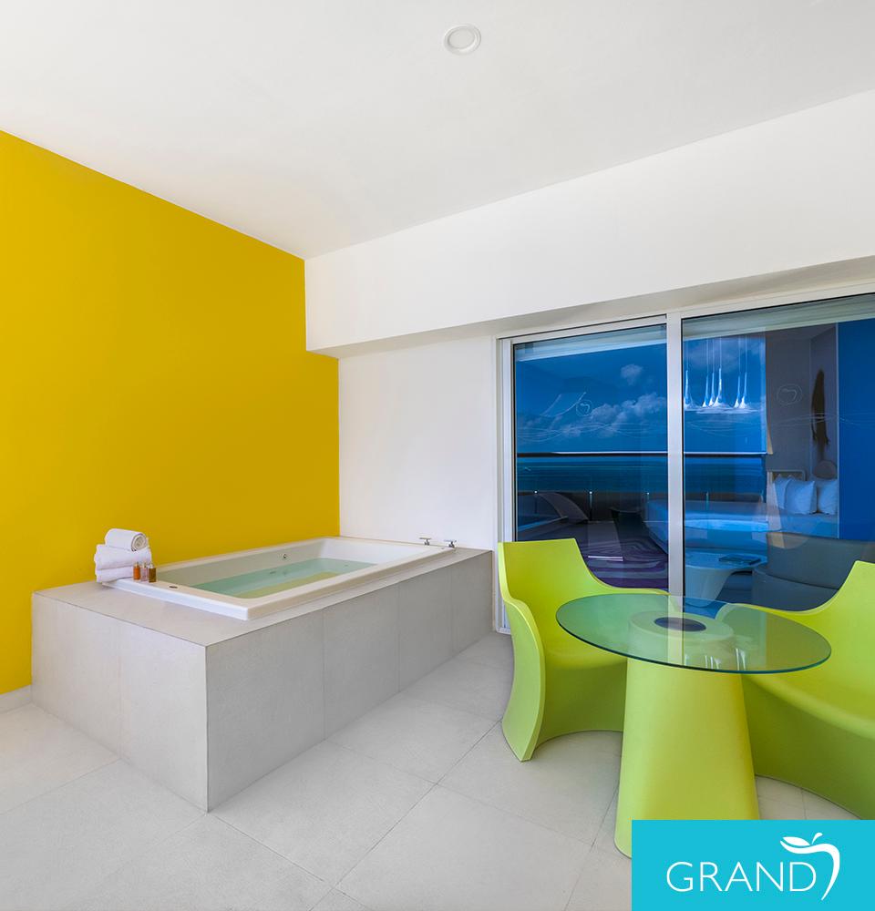 Couple’s Clothing-Optional Oceanfront Jacuzzi Tower Suite Temptation Cancun Resort Cancún Couple’s Clothing-Optional Oceanfront Jacuzzi Tower Suite Temptation Cancun Resort Cancún