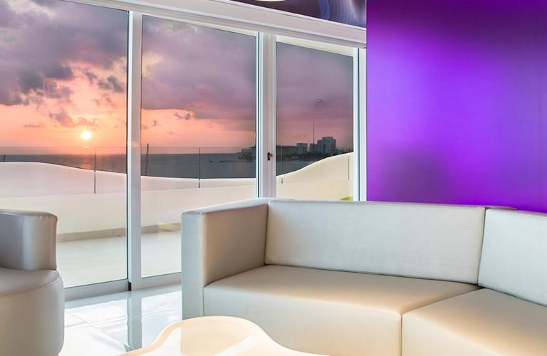 Couple’s Clothing-Optional Oceanfront Tower Master Suite Temptation Cancun Resort Cancún Couple’s Clothing-Optional Oceanfront Tower Master Suite Temptation Cancun Resort Cancún