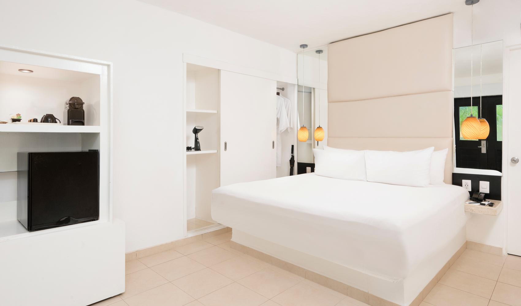 DELUXE ‘RELAX POOL’ VIEW Desire Riviera Maya Resort Puerto Morelos DELUXE ‘RELAX POOL’ VIEW Desire Riviera Maya Resort Puerto Morelos