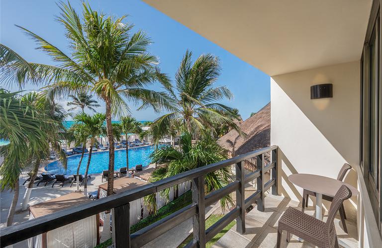 DELUXE ‘RELAX POOL’ VIEW Desire Riviera Maya Resort Puerto Morelos DELUXE ‘RELAX POOL’ VIEW Desire Riviera Maya Resort Puerto Morelos